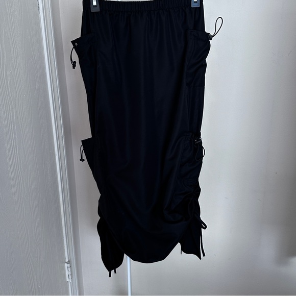 EDIKTED Nylon Cargo Maxi Skirt Size xs Black - Picture 7 of 9
